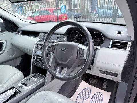 Land Rover Discovery Sport 2.0 TD4 HSE Luxury Auto 4WD Euro 6 (s/s) 5dr 17