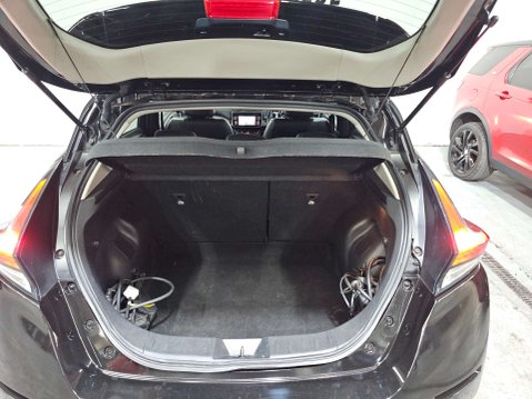 Nissan LEAF N-Connecta 5dr 25