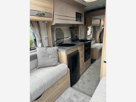 Peugeot Boxer ELDDIS AUTOQUEST SUPREME 196 DEALER SPECIAL 6 BERTH LOW PROFILE MOTORHOME 17