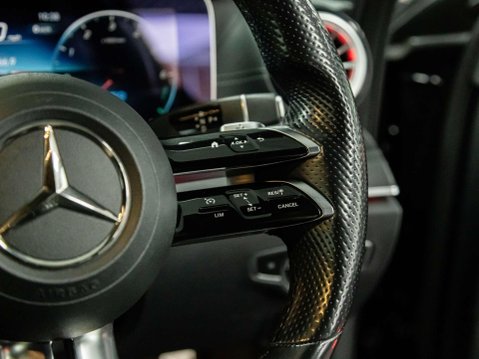 Mercedes-Benz E Class 2.0 E300de 13.5kWh AMG Line Saloon 4dr Diesel Plug-in Hybrid G-Tronic+ Euro 41