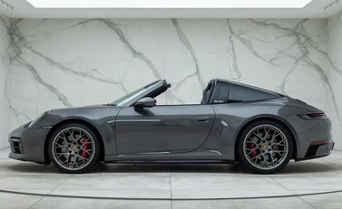 Porsche 911 Targa 4S (992) 6