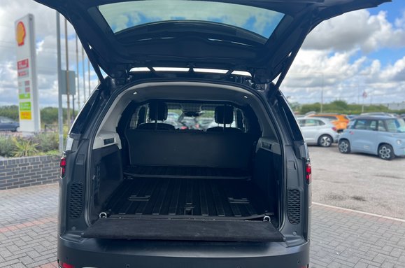 Land Rover Discovery 3.0 D300 MHEV HSE Auto 4WD COMMERCIAL 34