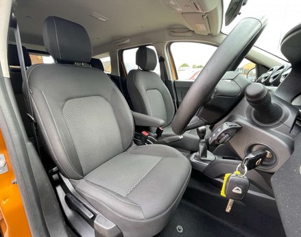 Dacia Duster 1.6 Duster Comfort SCe 4x2 5dr 48