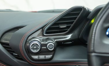 Ferrari 488 SPIDER 26