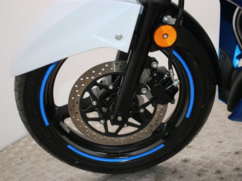Suzuki Inazuma GW 250 FL5 24