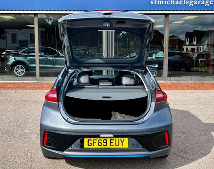 Hyundai IONIQ 1.6 IONIQ Premium SE FHEV Semi-Auto 5dr 82