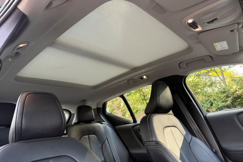 Volvo XC40 B4 INSCRIPTION PRO AWD MHEV - ONE OWNER - PAN ROOF - APPLE CARPLAY  51