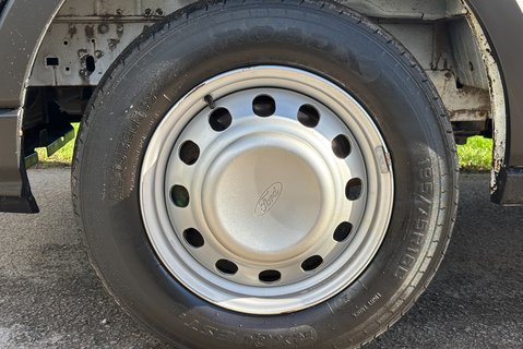 Ford Transit 350 Drw L5 130 ps Dropside Truck - 5.2m Internal Length 28