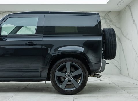 Land Rover Defender 90 V8 P525 32