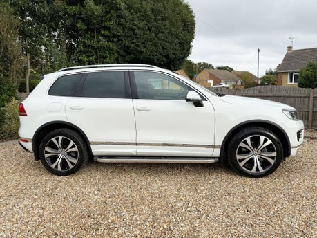 Volkswagen Touareg 3.0 TDI V6 BlueMotion Tech R-Line Tiptronic 4WD Euro 6 (s/s) 5dr 6
