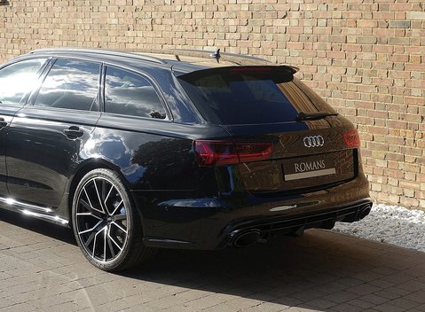 Audi RS6 Avant Performance 9