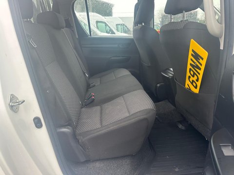 Toyota Hilux ACTIVE 4WD D-4D DCB 17