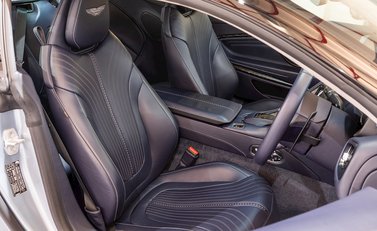 Aston Martin DB11 V12 8
