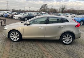 Volvo V40 2.0 T3 INSCRIPTION 12