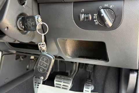 Audi TT V6 QUATTRO DSG- ONE OWNER FROM NEW - ORIGINAL - THOUSANDS SPENT 41