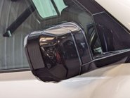 Land Rover Defender 2.0 Defender SE D Auto 4WD 5dr 26