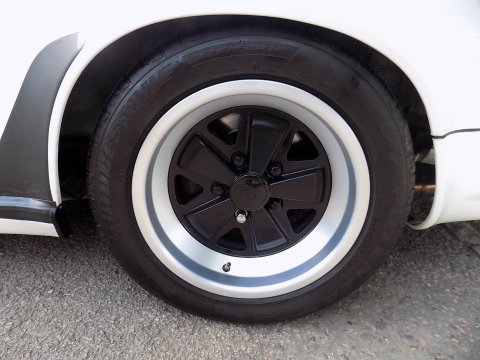 Porsche 911 CARRERA 3.2 TARGA 25