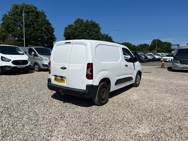 Citroen Berlingo SWB L1H1 Low Roof Enterprise Air Con Sensors Tow Bar EURO 6 6