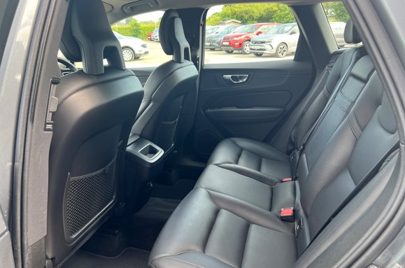 Volvo XC60 D4 MOMENTUM AWD AUTO 33