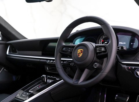 Porsche 911 Turbo (992) 9