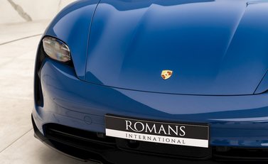 Porsche Taycan 4 Cross Turismo 20