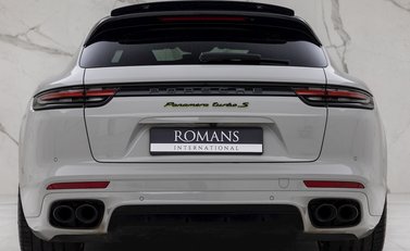 Porsche Panamera Turbo S E-Hybrid Sport Turismo 5