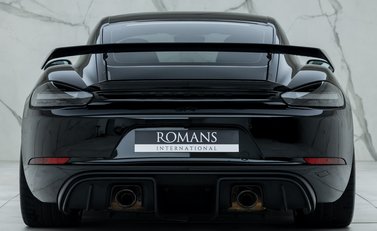 Porsche Cayman GT4 (718) 5