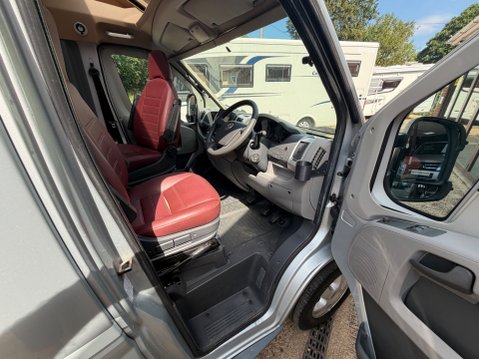 Knaus 550 MD VAN TI FIXED BED - BIG GARAGE - LOW PROFILE 7