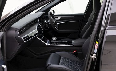 Audi RS6 Avant Carbon Black 15
