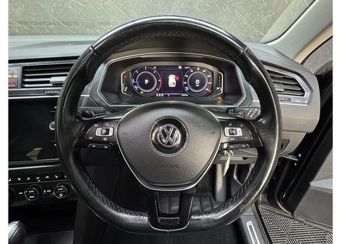Volkswagen Tiguan 2.0 TDI SEL SUV 5dr Diesel DSG 4Motion Euro 6 (s/s) (150 ps) 64