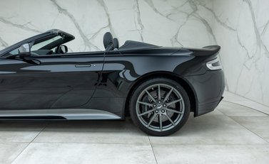 Aston Martin V12 Vantage S Roadster 49
