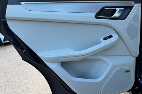 Porsche Macan TURBO PDK - HUGE SPEC - PAN ROOF - BOSE - CARPLAY 29