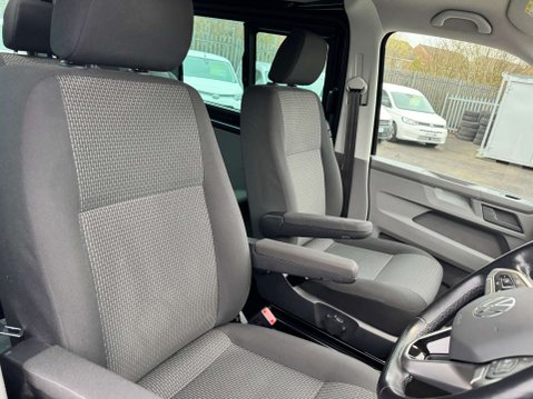 Volkswagen Transporter 2.0 Transporter T32 Highline TDI Semi-Auto 9