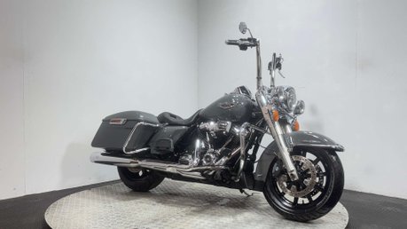 Harley-Davidson Touring 1745 FLHR ROADKING 2017 8K CUSTOM BAGGER MOT 1 OFF BIKE 2