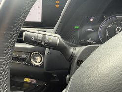 Lexus Ux 2.0 250h Takumi SUV 5dr Petrol Hybrid E-CVT Euro 6 (s/s) (184 ps) 39