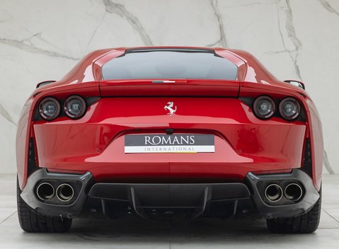 Ferrari 812 Superfast 5