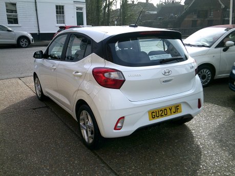 Hyundai i10 MPI SE CONNECT ONLY 16,000 MILES FROM NEW 14