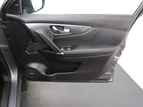 Nissan Qashqai 1.5 dCi Tekna DCT Auto Euro 6 (s/s) 5dr 19