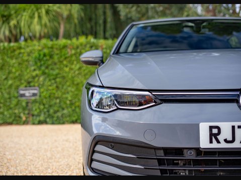 Volkswagen Golf 1.5 Golf Life eTSI Semi-Auto 5dr 10