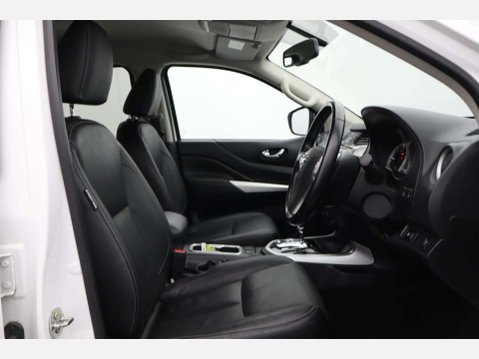 Nissan Navara 2.3 Navara Tekna dCi Auto 4WD 5dr 13