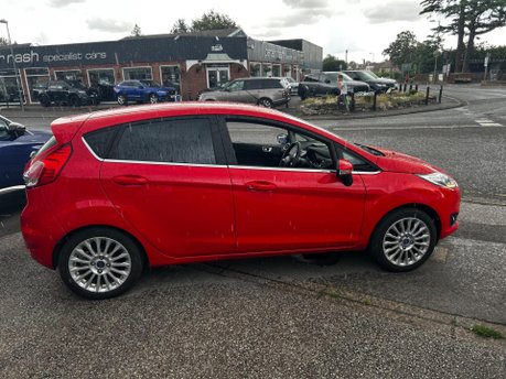 Ford Fiesta 1.0T Eco Boost Titanium Euro 5 S/S 5 Door 7