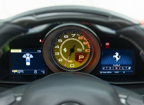 Ferrari 488 SPIDER 27