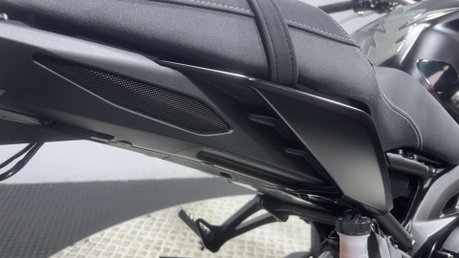 Yamaha MT-09 ABS 2020 ONLY 8K 2 OWNER AKRAPOVIC QUICKSHIFTER FSH 900CC NAKED 43