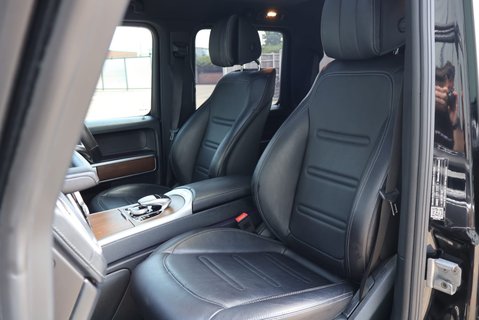 Mercedes-Benz G Series 2109 G 350 D 4MATIC AMG LINE PREMIUM MATT BLACK WRAPP 26
