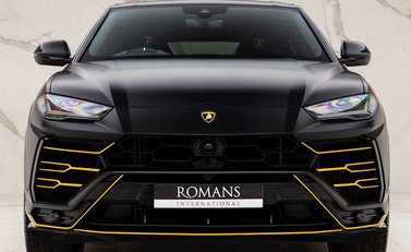 Lamborghini Urus 4