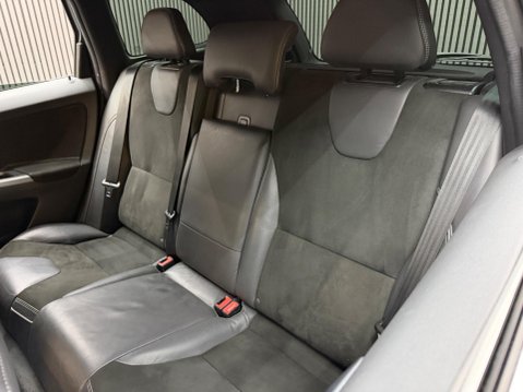 Volvo XC60 2.0 D4 R-Design Nav Auto Euro 6 (s/s) 5dr 42