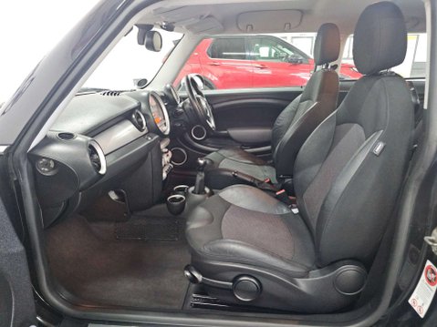 Mini Hatch 1.6 Cooper 3dr 16