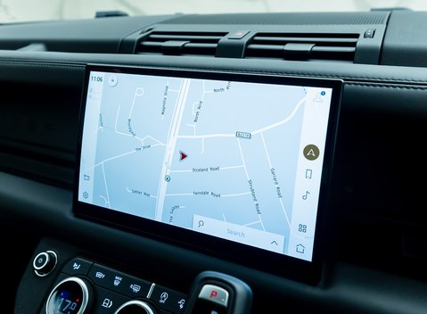 Land Rover Defender 90 V8 P525 Urban 17