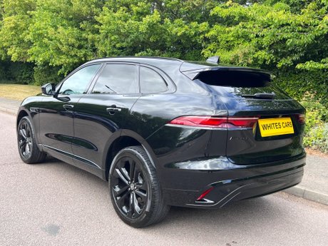 Jaguar F-Pace 2.0 D200 MHEV R-Dynamic HSE Black Auto AWD Euro 6 (s/s) 5dr 62