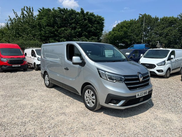 Renault Trafic Crew Cab (SOLD) SWB L1H1 Sport SL28 Air Con Alloys Sensors Tow Bar EURO 6 N 4